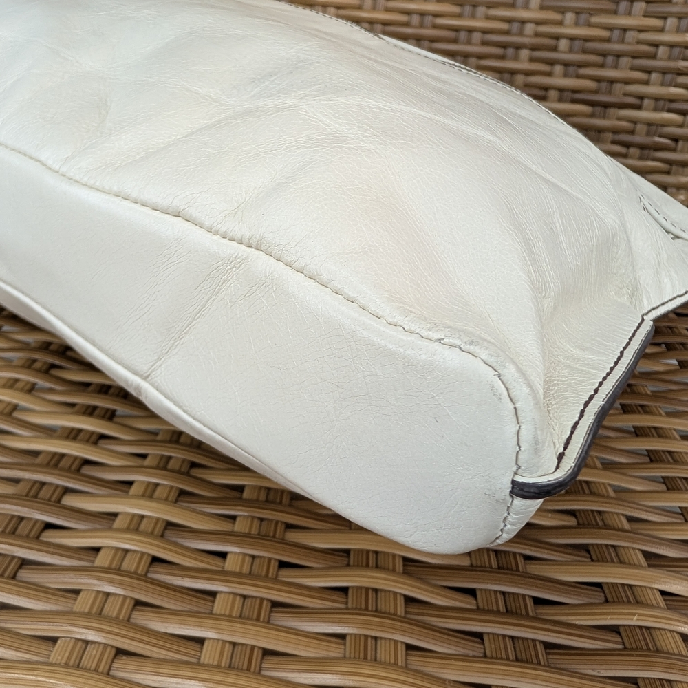 Hobo White Smooth Distressed Style Leather Crossbody Shoulder Bag Fringe Detail - Picture 9 of 16